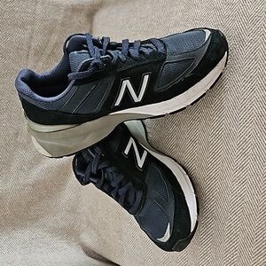 New Balance 990v5